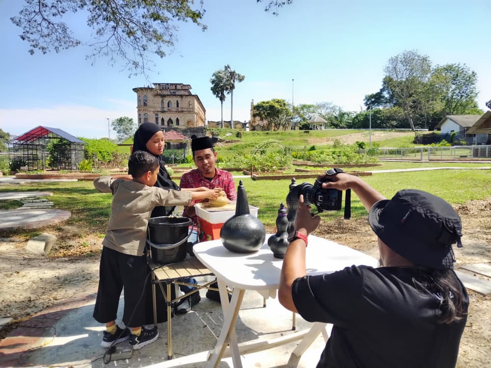 Demonstrasi Pembuatan Seramik sempena Photography Workshop — photograph 2