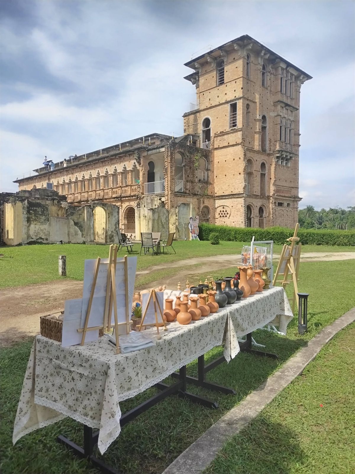 Pop-up at Kellie's Castle — photograph 1