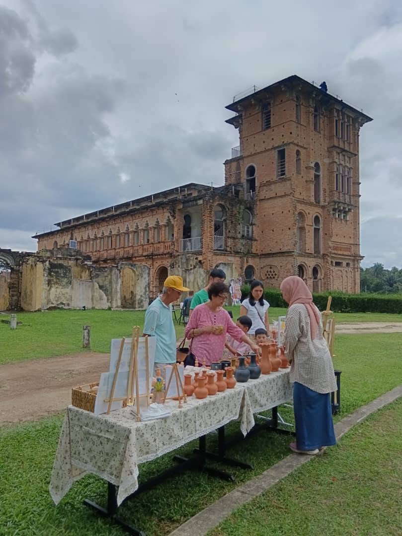 Pop-up at Kellie's Castle — photograph 3